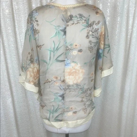 Floral Sheer Women's Top - Picture 3 of 4